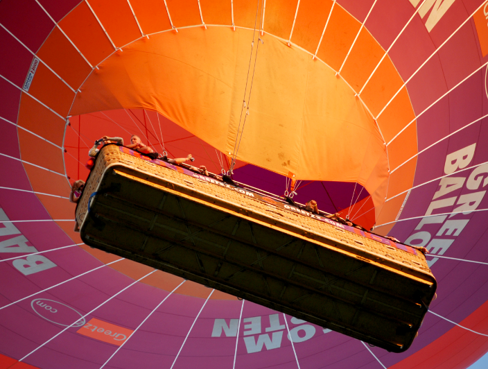 'TT' Partition - Solid Floor